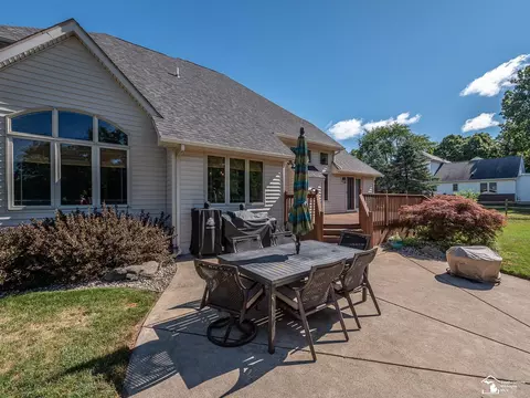 Exterior - 1455 Pearl, Temperance, MI 48182 photo 9 of 12