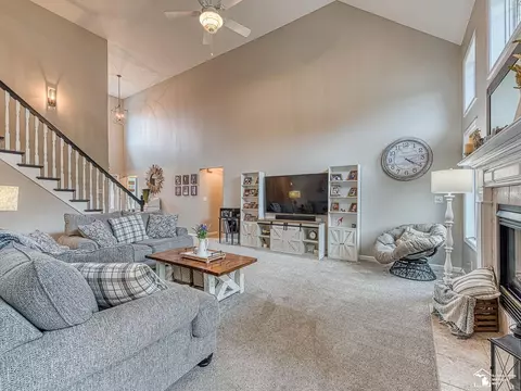 Living - 1455 Pearl, Temperance, MI 48182 photo 2 of 6