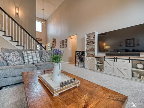 Living - 1455 Pearl, Temperance, MI 48182 photo 4 of 6