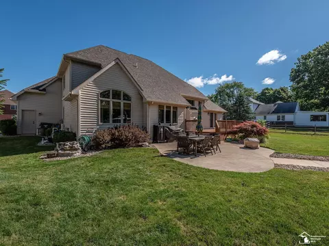 Exterior - 1455 Pearl, Temperance, MI 48182 photo 4 of 12