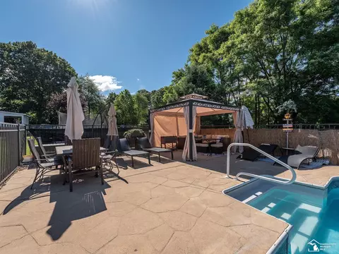 Exterior - 1455 Pearl, Temperance, MI 48182 photo 6 of 12