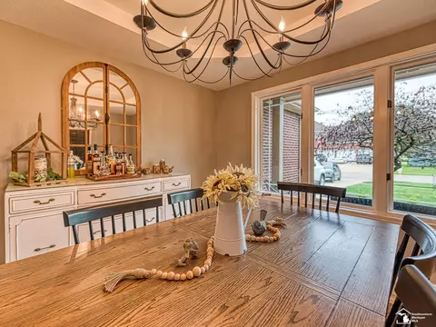 Dining - 1455 Pearl, Temperance, MI 48182 photo 4 of 7
