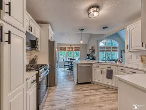 Kitchen - 1455 Pearl, Temperance, MI 48182 photo 1 of 6