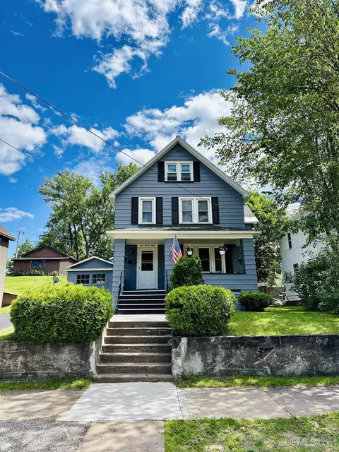 128 E Lincoln, Negaunee, MI 49866
