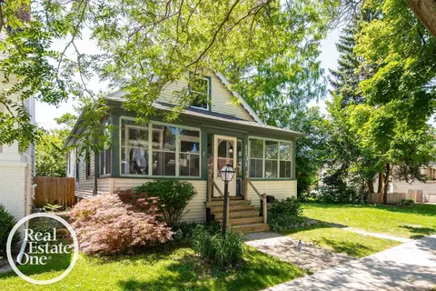 1131 Wayburn, Grosse Pointe Park, MI 48230