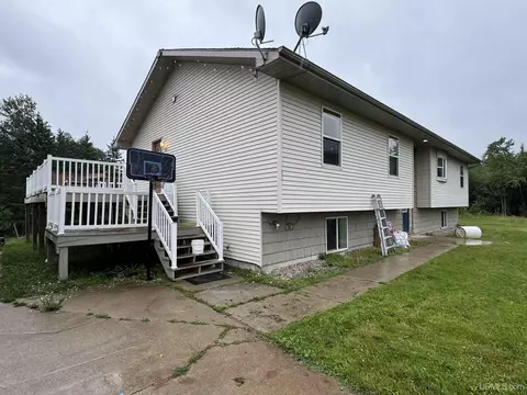 4404 M, Escanaba, MI 49829