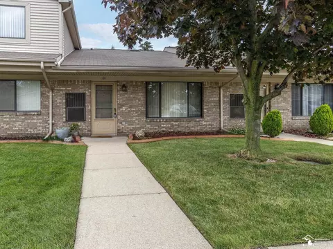 16064 Holz #84, Southgate, MI 48195