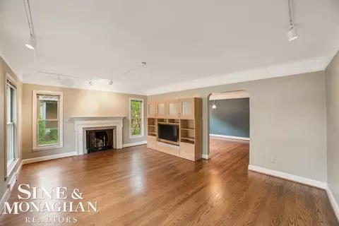 Living - 752-754 Neff, Grosse Pointe, MI 48230 photo 2 of 12
