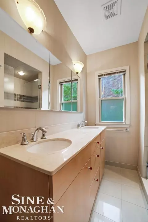 Bath - 752-754 Neff, Grosse Pointe, MI 48230 photo 2 of 3