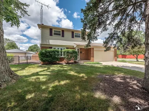 535 John Rolfe, Monroe, MI 48162