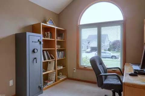 18885 Alsie, Macomb, MI 48044 photo 4