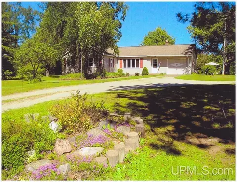 18634 N M64, Bergland, MI 49910