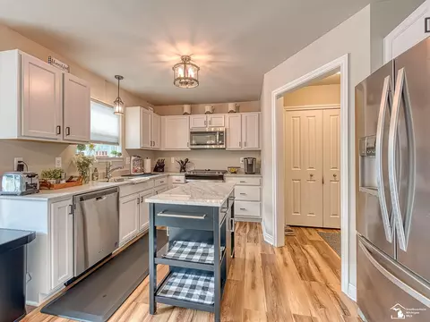 2138 Monohan, Monroe, MI 48162 photo 3