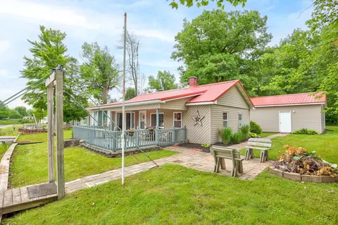 625 E Sun Oil, Gladwin, MI 48624 photo 3