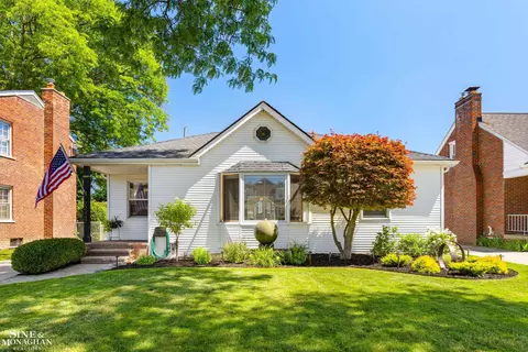 22447 Bayview, Saint Clair Shores, MI 48081