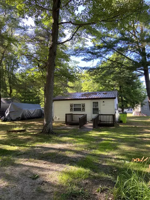 1197 Ashton St, Beaverton, MI 48612