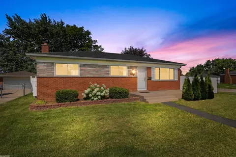 32439 Parker Cir, Warren, MI 48088
