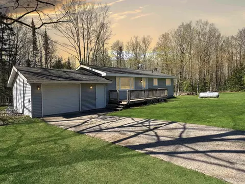 W3568 Browns Lake, Vulcan, MI 49892