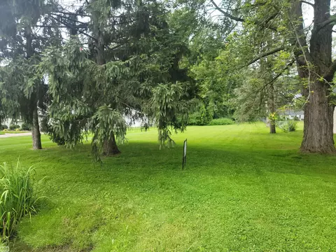 37174 Jefferson, Harrison Township, MI 48045