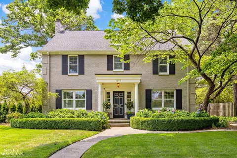 1215 Three Mile, Grosse Pointe Park, MI 48230