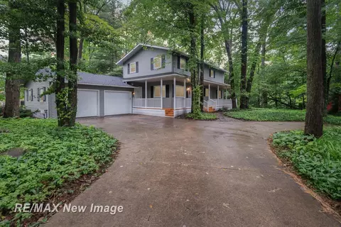 928 W Francis Shrs, Sanford, MI 48657
