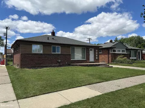 26281 Fernwood, Roseville, MI 48066