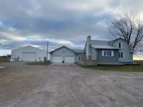 935 E Ctr, Essexville, MI 48732