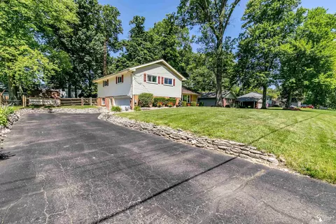 7559 Apache, Temperance, MI 48182 photo 4