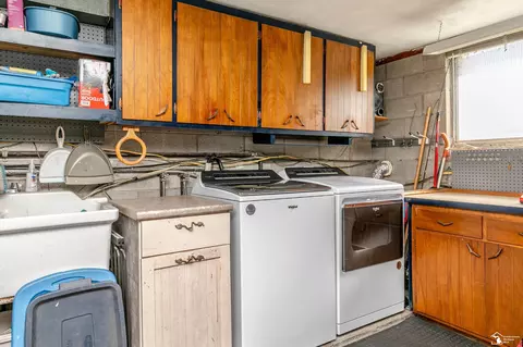 7559 Apache, Temperance, MI 48182 photo 37