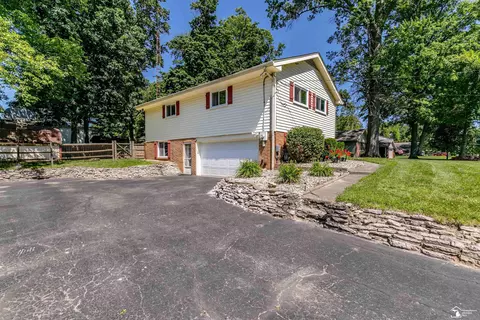 7559 Apache, Temperance, MI 48182 photo 5