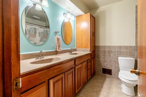 7559 Apache, Temperance, MI 48182 photo 28