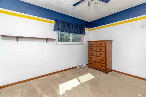 7559 Apache, Temperance, MI 48182 photo 33