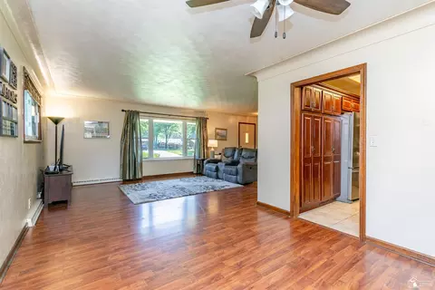 7559 Apache, Temperance, MI 48182 photo 10