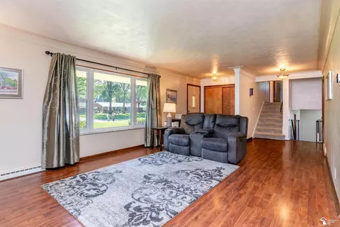 7559 Apache, Temperance, MI 48182 photo 7