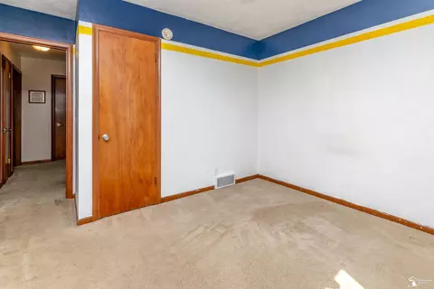 7559 Apache, Temperance, MI 48182 photo 32