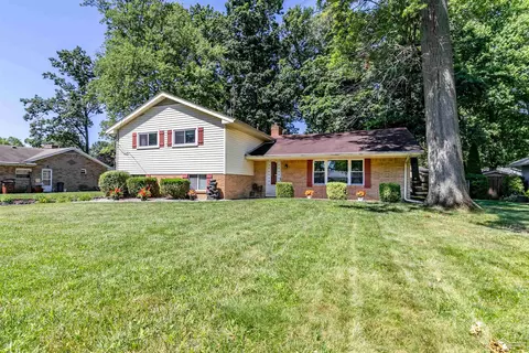 7559 Apache, Temperance, MI 48182 photo 2