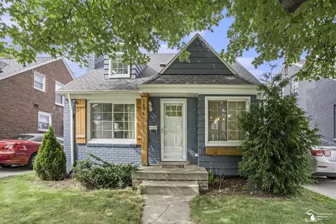 1874 Lancaster, Grosse Pointe Woods, MI 48236
