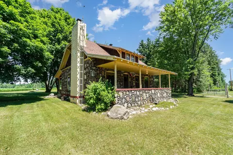 Exterior - 5200 W M-18, Gladwin, MI 48624 photo 2 of 12