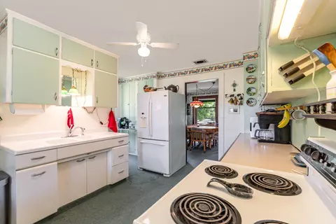 Kitchen - 5200 W M-18, Gladwin, MI 48624 photo 3 of 4