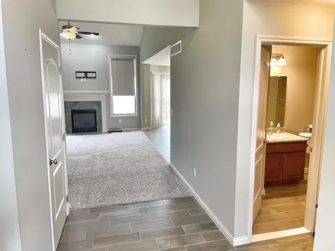 Entry Way - 20852 Belclare, Macomb, MI 48044 photo 1 of 2