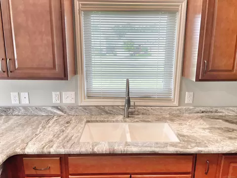 Kitchen - 20852 Belclare, Macomb, MI 48044 photo 3 of 3