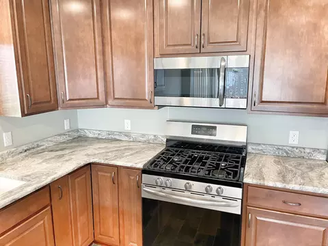 Kitchen - 20852 Belclare, Macomb, MI 48044 photo 2 of 3