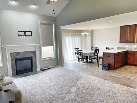 Living - 20852 Belclare, Macomb, MI 48044 photo 3 of 5