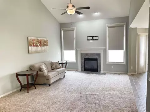 Living - 20852 Belclare, Macomb, MI 48044 photo 2 of 5