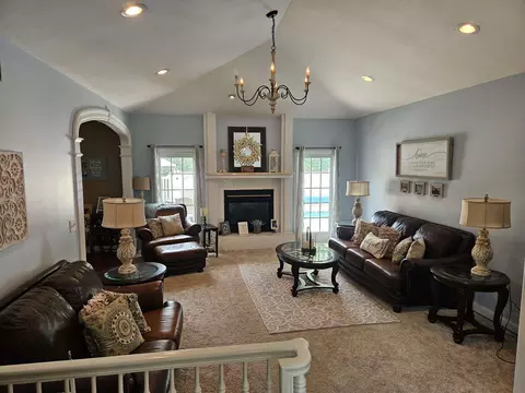 Living - 605 Scofield, Davison, MI 48423 photo 1 of 3