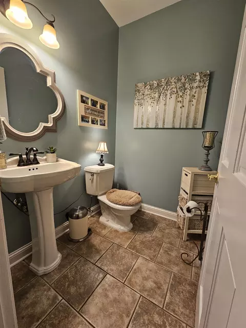 Bath - 605 Scofield, Davison, MI 48423 photo 3 of 4