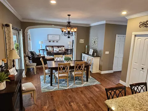 Dining - 605 Scofield, Davison, MI 48423 photo 1 of 3