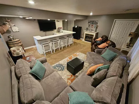 Living - 605 Scofield, Davison, MI 48423 photo 3 of 3