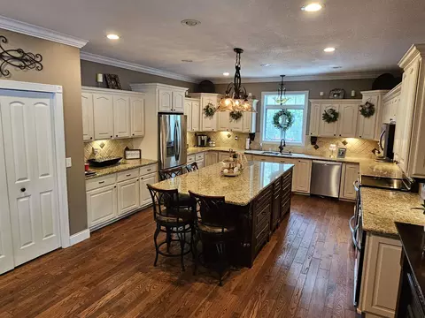 Kitchen - 605 Scofield, Davison, MI 48423 photo 1 of 2
