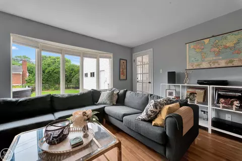 Living - 951 Hampton, Grosse Pointe Woods, MI 48236 photo 1 of 5